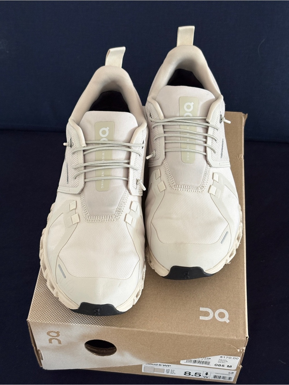Cloud sneakers Sz 8.5 Pearl/Cream